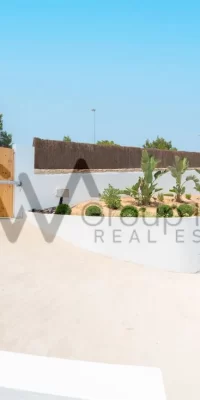 Villa exclusiva en Cala Tarida – lujo, calidad y naturaleza combinados