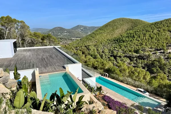 Discover our villas with pool in Ibiza