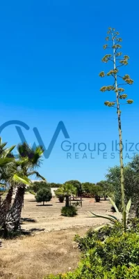 Villa en primera línea con bonitas vistas al mar en Es Caló