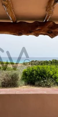 Villa en primera línea con bonitas vistas al mar en Es Caló