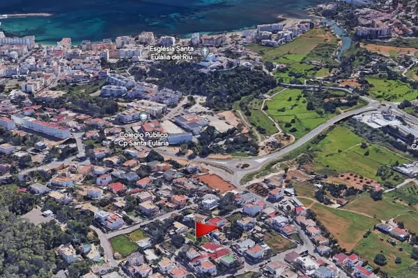 Prime urban plot in Santa Eulalia for sale