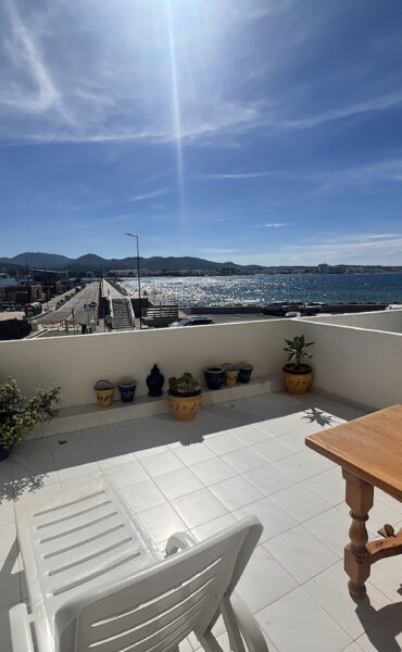 Apartamento en primera línea de mar con vistas panorámicas