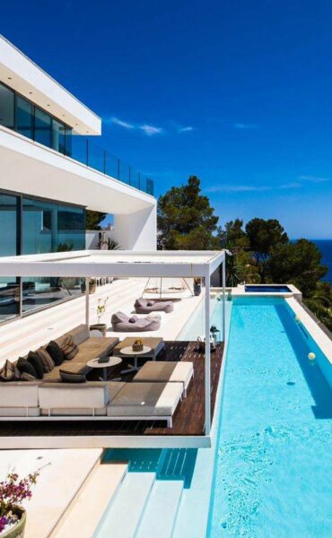 6-Bedroom Villa with Panoramic Sea Views in Roca Llisa