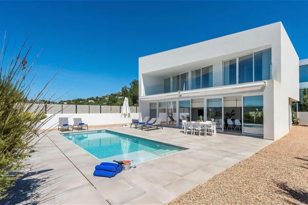 Luxe modern huis met 4 slaapkamers nabij Talamanca en Ibiza te huur