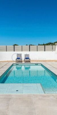 Luxe modern huis met 4 slaapkamers nabij Talamanca en Ibiza te huur