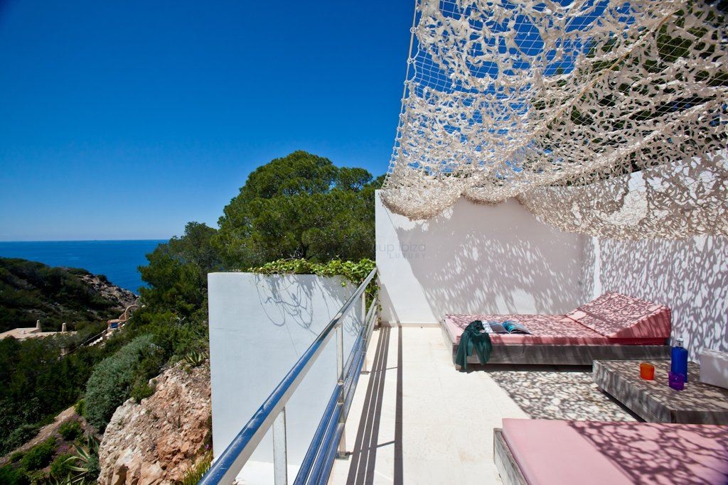 The Advantages of Exclusive Properties in Ibiza