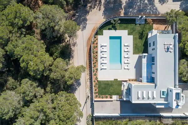 Villa moderna a pochi passi dal mare a Cala Pada