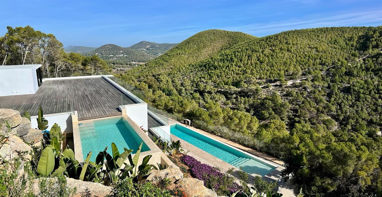 Top Locations to Buy Luxury Villas in Ibiza